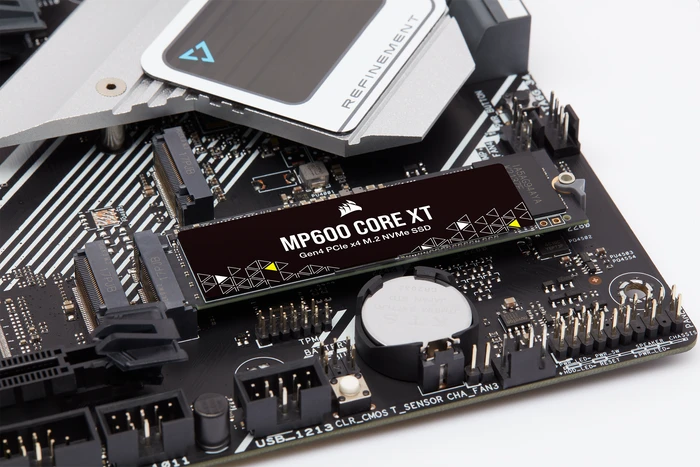 Corsair Force Series MP600 Core XT 2TB, M.2 2280 / M-Key / PCIe 4.0 x4, Kühlkörper