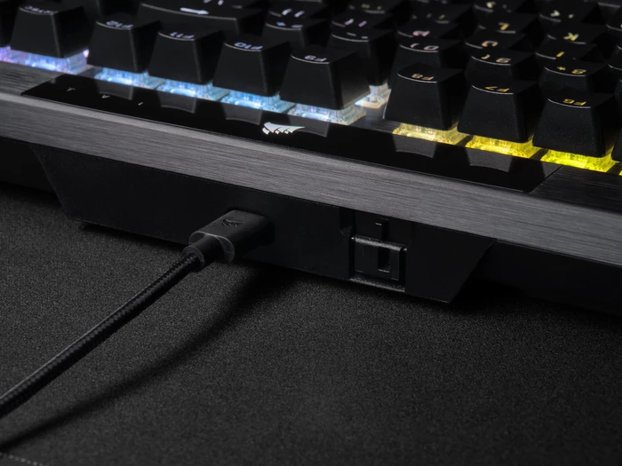 Corsair Gaming K70 RGB PRO, MX SPEED RGB Silver, USB, DE