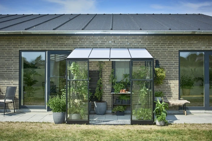 Halls Qube Lean-To 68 SG 3mm Gewächshaus schwarz