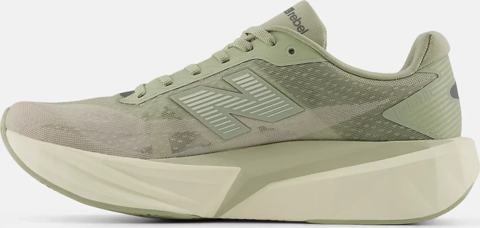 New Balance FuelCell Rebel v5 olivine/shipyard (Herren)