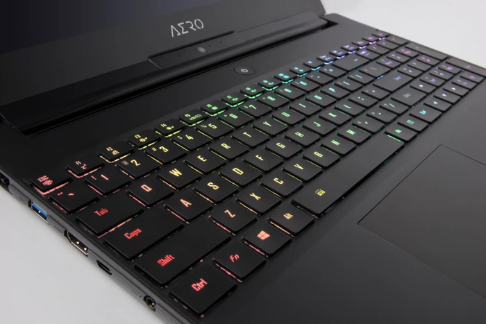 GIGABYTE AERO 15 Classic SA, Core i7-10750H, 16GB RAM, 512GB SSD, GeForce GTX 1660 Ti, DE