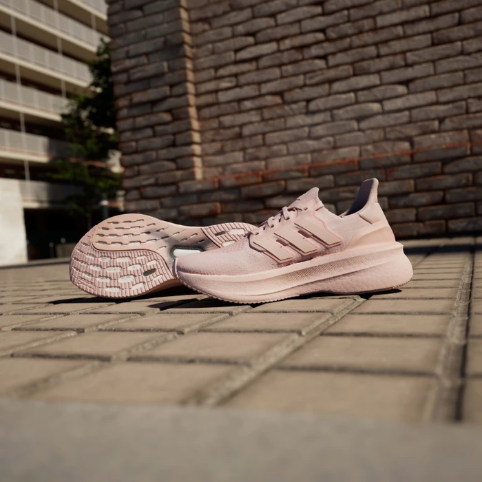 adidas Ultraboost 5 sandy pink/sandy pink met./zero metalic (Damen)