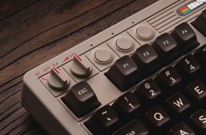 8BitDo Retro Mechanical Keyboard, C64 Edition, beige, Kailh Box V2 WHITE, USB/Bluetooth, US