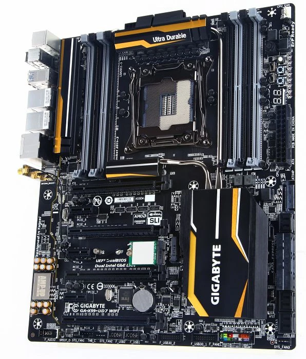 GIGABYTE GA-X99-UD7 WIFI (Intel 2011-3)