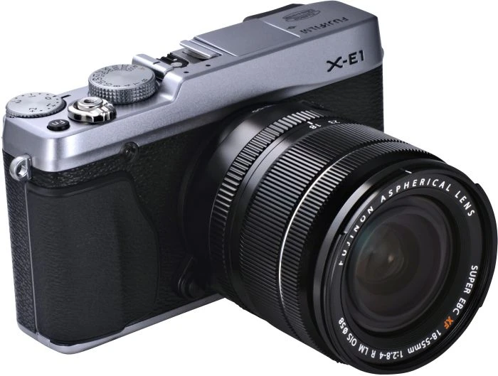 Fujifilm X-E1 silber mit Objektiv Fujinon XF 18-55mm 2.8-4.0 R LM OIS
