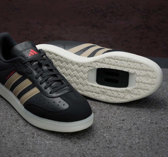 adidas Velosamba Leather core black/cyber metallic/pure ruby