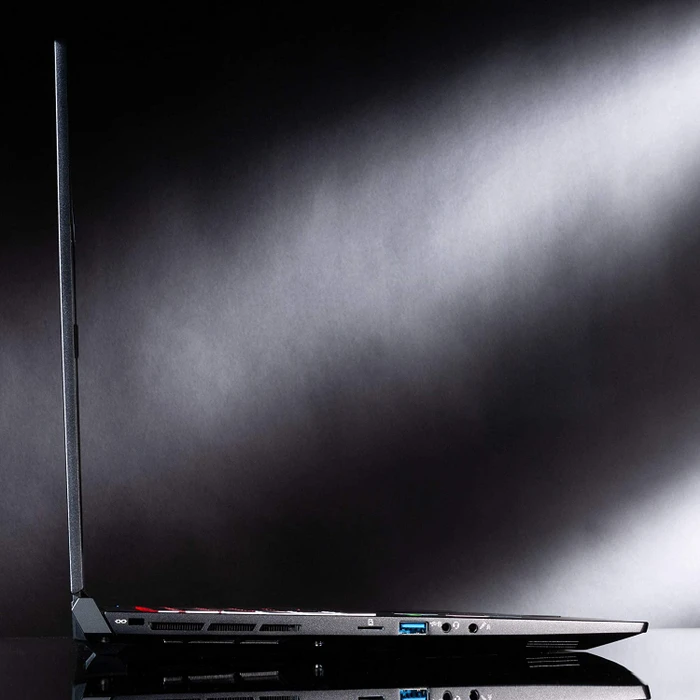 Nexoc GC7 728IGS 20V1, Core i7-10750H, 8GB RAM, 512GB SSD, GeForce RTX 2080 SUPER Max-Q, DE