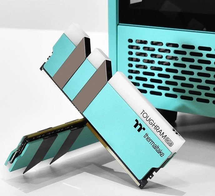 Thermaltake Toughram RGB Memory Turquoise UDIMM 16GB Kit, DDR4-3600, CL18-19-19-39