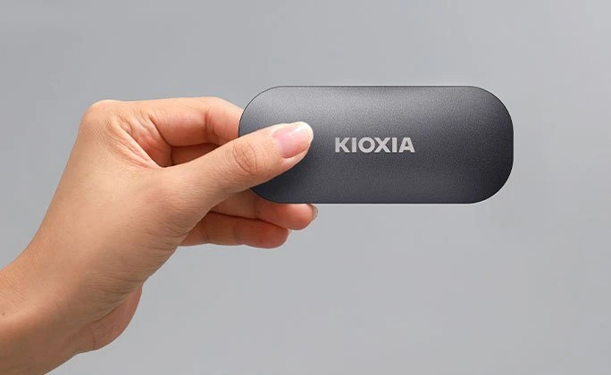 KIOXIA EXCERIA PLUS Portable SSD, 1TB, USB-C 3.1