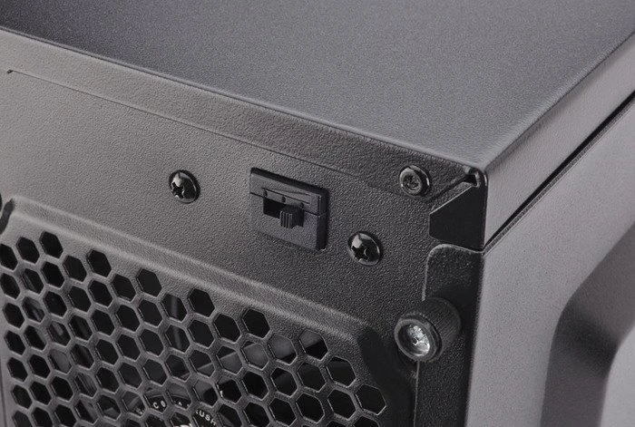 Corsair Carbide Series 100R Silent Edition, schallgedämmt
