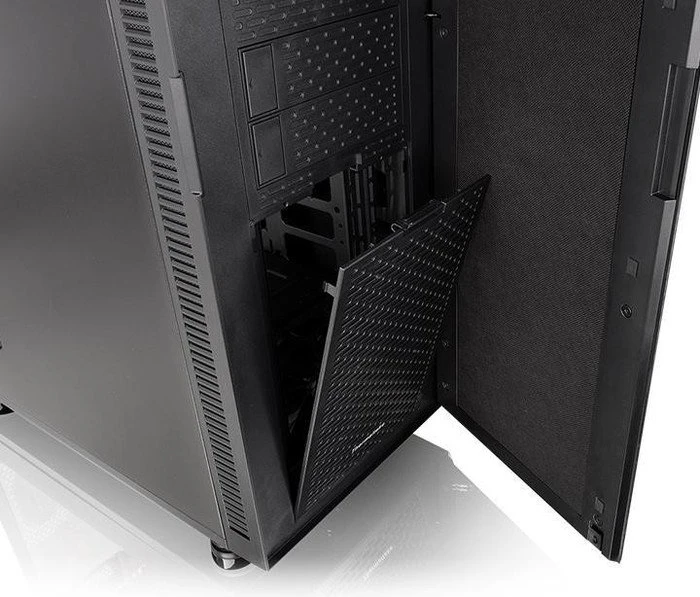 Thermaltake Suppressor F31, Acrylfenster, schallgedämmt