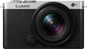 Panasonic Lumix DC-S9 silber/schwarz mit Objektiv Lumix S 18-40mm 4.5-6.3