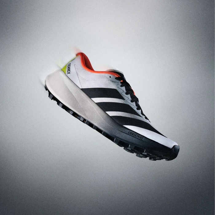 adidas Terrex Agravic 4 cloud white/core black/semi impact orange (Damen)