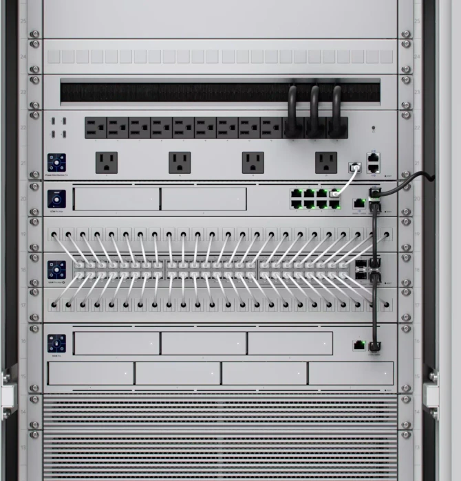 Ubiquiti Blank Insert Pass-Through für Keystone Patch Panel, 12er-Pack, grau