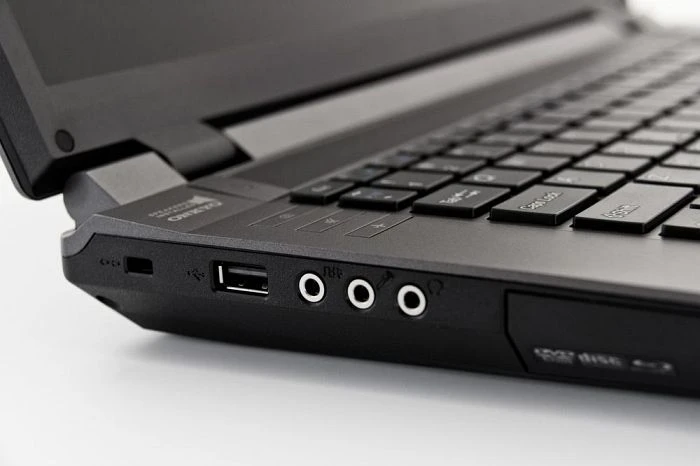 Schenker XMG A704-5AN, Core i7-4700MQ, 8GB RAM, 250GB SSD, 750GB HDD, GeForce GTX 860M, DE