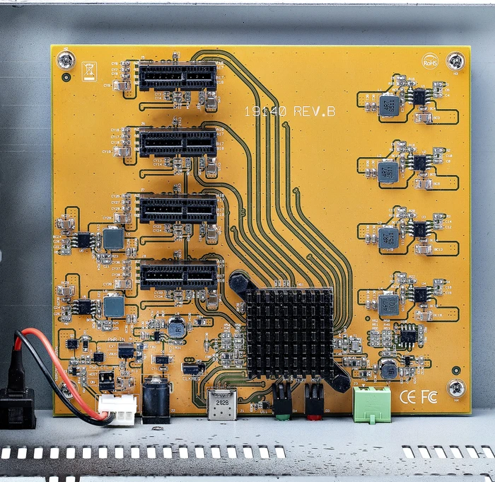 StarTech 4-Slot PCIe Expansion Chassis, Erweiterungsgehäuse für PCIe, USB-C 3.1