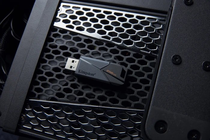 Kingston DataTraveler Exodia Onyx 64GB, USB-A, USB 3.2 Gen 1×1