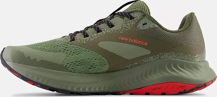 New Balance DynaSoft Nitrel v5 dark olivine/dark camo/neon flame (Herren)