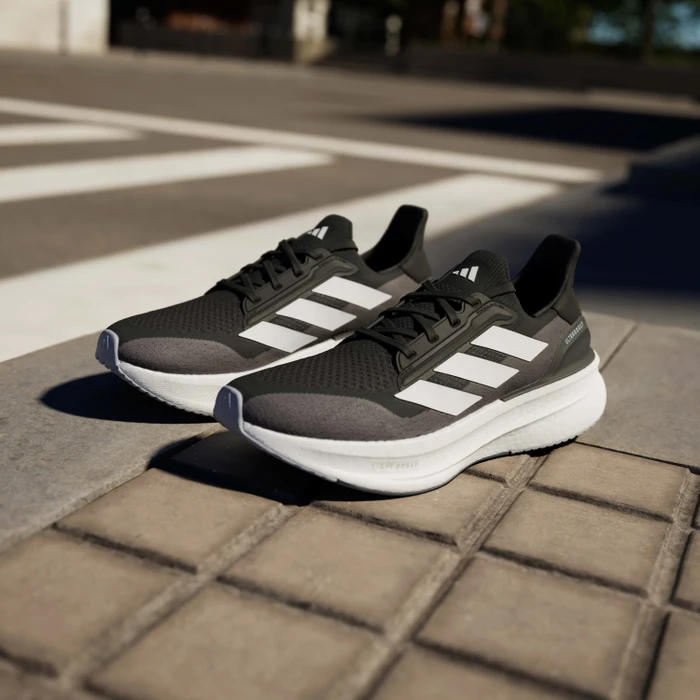 adidas Ultraboost 5x core black/cloud white/carbon