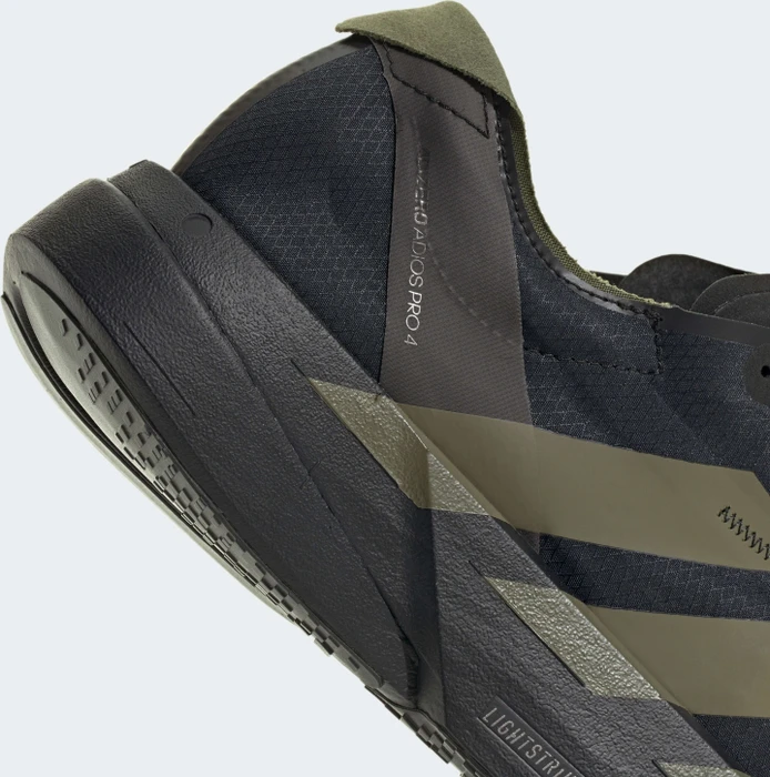 adidas Adizero Adios Pro 4 core black/focus olive/charcoal (Herren)