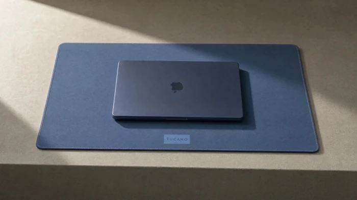Tucano One Desk Pad für MacBook Neo, 550x350mm, Indigo blau