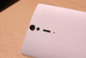 Sony Xperia S weiß