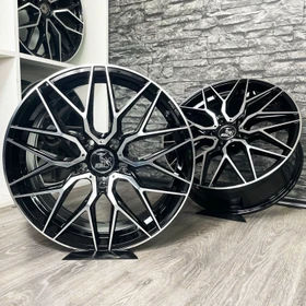 Ultra Wheels Race Evo 8.0x19 5/120 ET35 (verschiedene Farben)