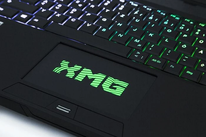 Schenker XMG P704-8EV Pro, Core i7-4810MQ, 8GB RAM, 256GB SSD, 1TB HDD, GeForce GTX 970M, DE