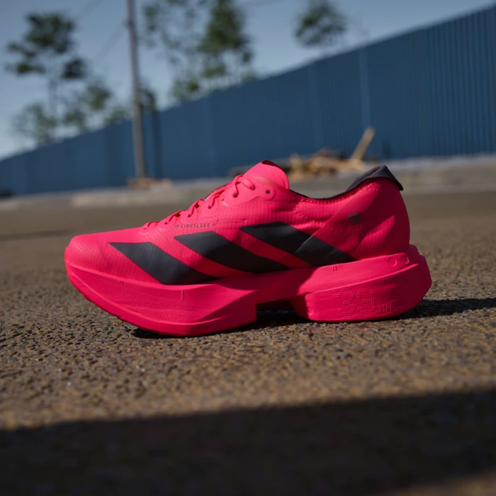 adidas Adizero Adios Pro 4 luci/core black (Damen)