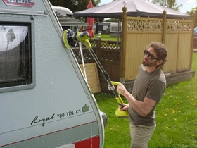 Ryobi R18TPS-120G 18V ONE+ Akku-Reinigungsbürste inkl. Akku 2.0Ah