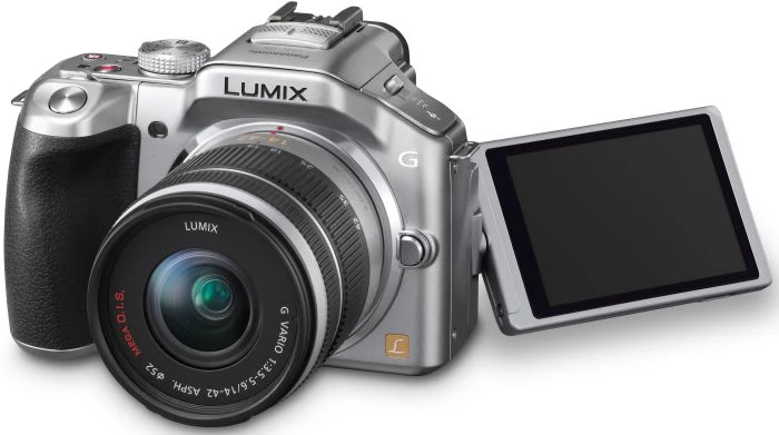 Panasonic Lumix DMC-G5 silber mit Objektiv Lumix G Vario 14-42mm 3.5-5.6 II ASPH OIS