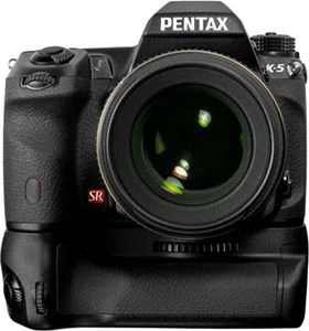 Pentax K-5 schwarz mit Objektiv smc DA 18-55mm 3.5-5.6 AL WR