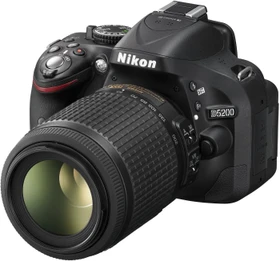 Nikon D5200 schwarz mit Objektiv AF-S DX 18-55mm 3.5-5.6 G II VR und AF-S DX 55-200mm 4.0-5.6 G IF-ED VR