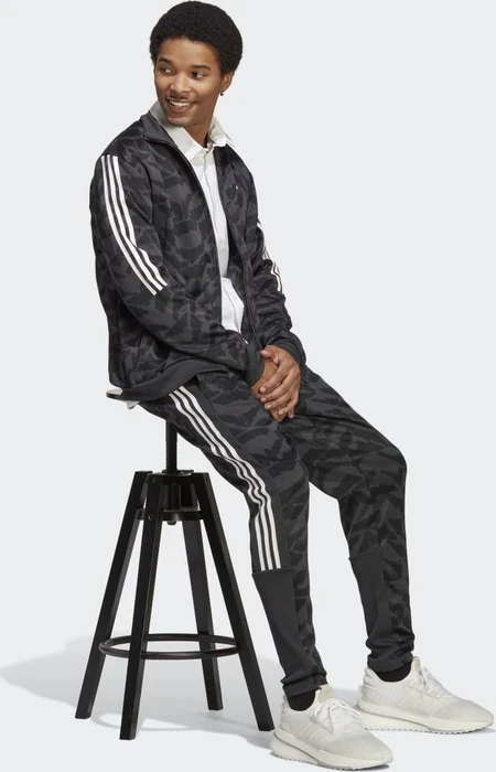 adidas Tiro Suit-Up Lifestyle Trainingshose lang carbon (Herren)