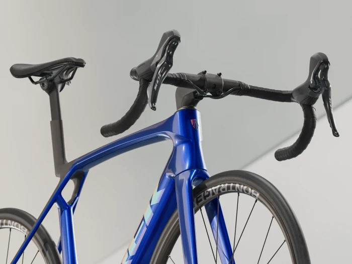 Trek Madone SL 5 AXS Gen 8 hex blue Modell 2025