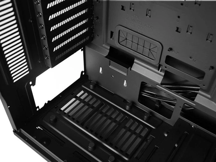 NZXT Phantom 630 Gunmetal, Acrylfenster