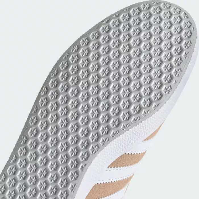 adidas Gazelle halo blush/cloud white/core black (Damen)
