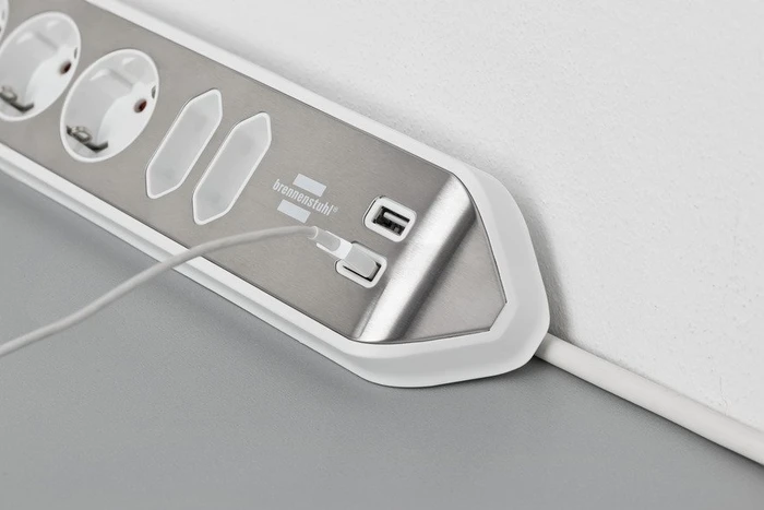 Brennenstuhl estilo Ecksteckdosenleiste, Tischsteckdose, 6-fach, 2x USB-A, 2m, silber/weiß