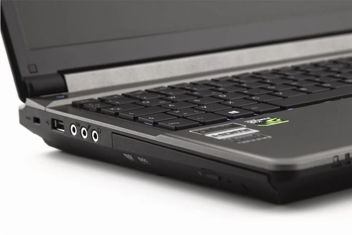 Schenker XMG A503-4AF, Core i5-4200M, 4GB RAM, 500GB HDD, GeForce GTX 765M, DE