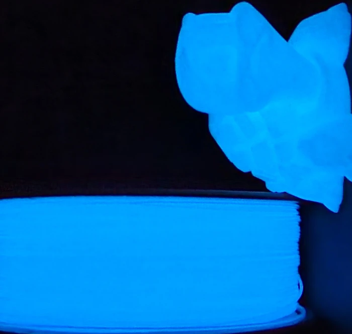 Nobufil PETG, glow in the dark blue, Spule, 1.75mm, 1.00kg