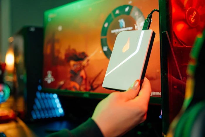 Verbatim SureFire Pyrodrive 2.5" Gaming SSD, weiß/schwarz, 2TB, USB-C 3.0
