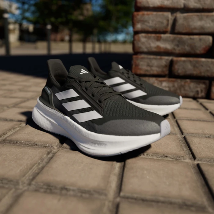 adidas Ultraboost 5x core black/cloud white/carbon (Damen)