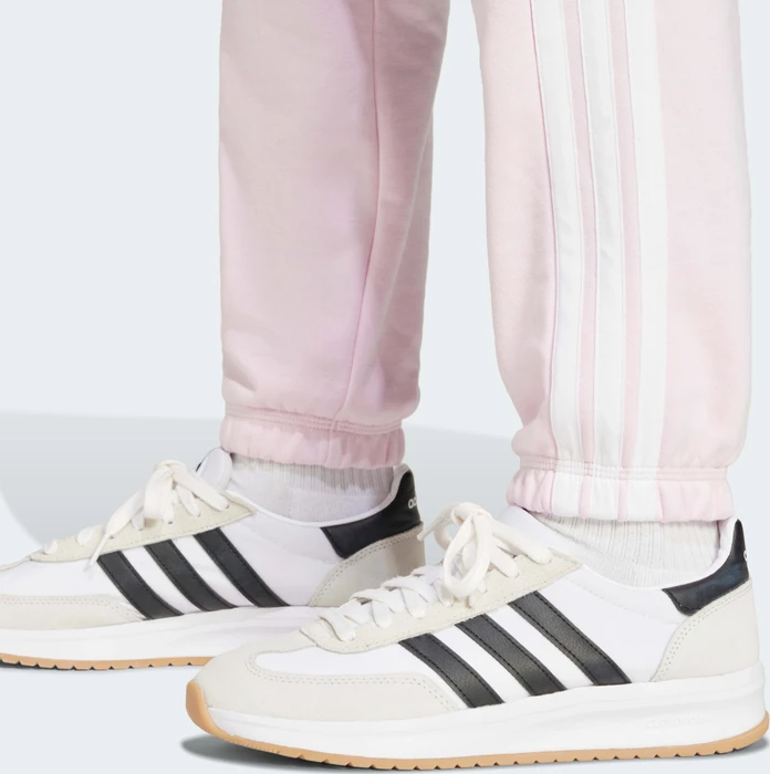 adidas Essentials 3-Streifen French Terry Cuffed Trainingshose lang clear pink/white (Damen)