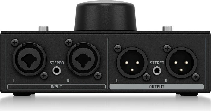 Behringer Monitor1