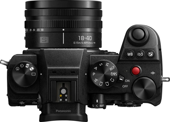 Panasonic Lumix DC-S5D mit Objektiv Lumix S 18-40mm 4.5-6.3
