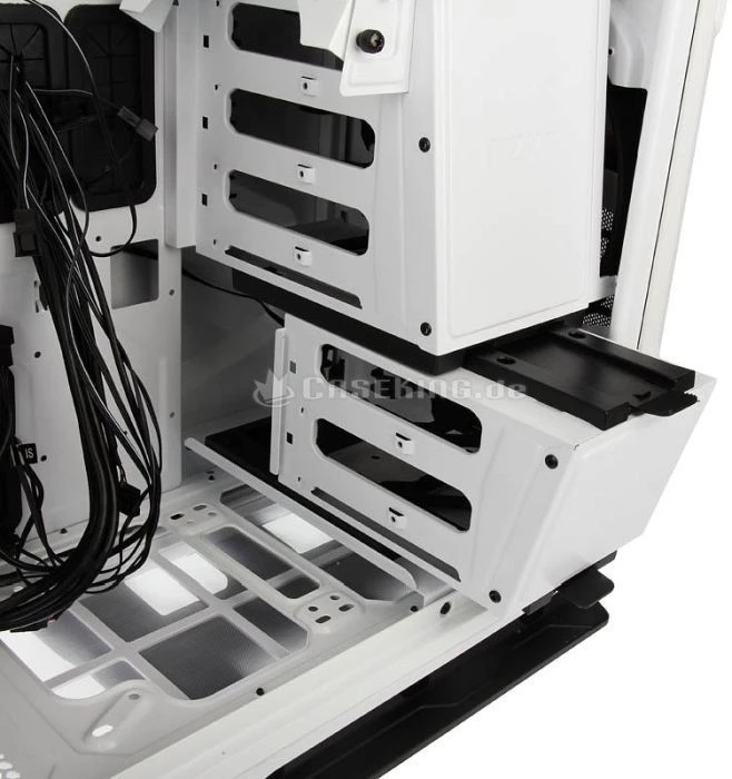 NZXT Phantom 820 weiß, Acrylfenster
