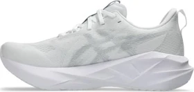 Asics Novablast 5 white/piedmont grey (Herren)