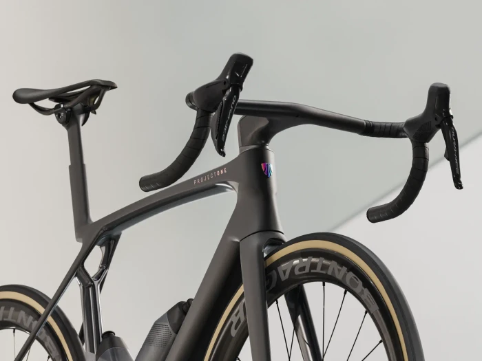 Trek Madone SLR 9 Gen 8 matte carbon smoke/prismatic pearl Modell 2025