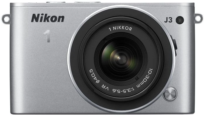 Nikon 1 J3 silber mit Objektiv 1 NIKKOR 10-30mm 3.5-5.6 VR