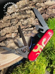 Victorinox Huntsman Year of the Snake 2025 Taschenmesser